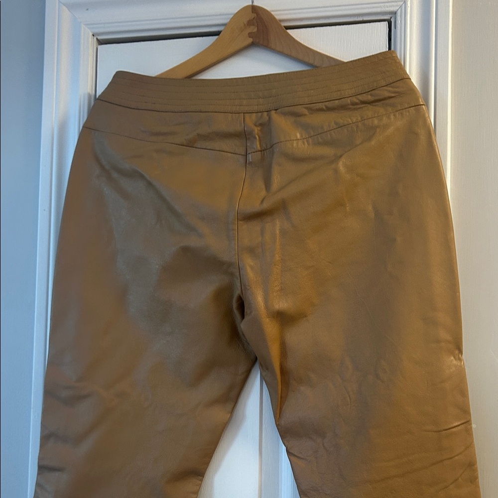 Vintage caramel leather pants,  with two shades of color - Picture 3 of 10